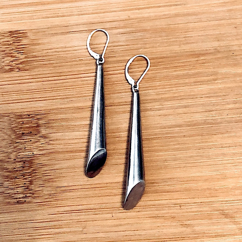$64 Estate Dangle Earrings Sterling Silver 8 Grams Total Weight Marked 925 - Picture 2 of 4